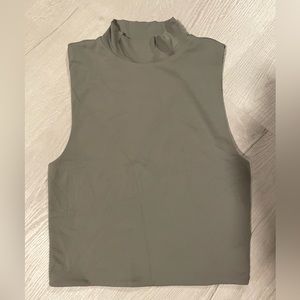 Babaton Contour Mockneck Tank